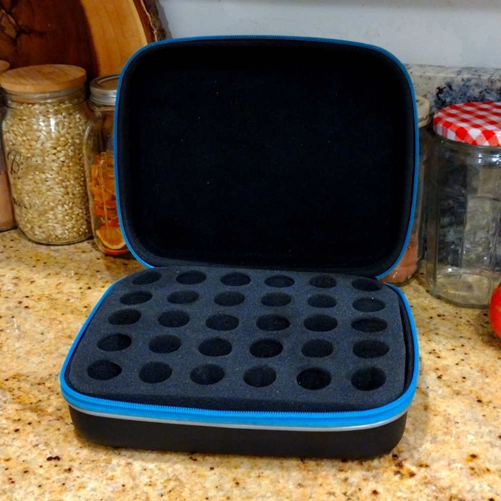 YL Essential Oil Carry Case